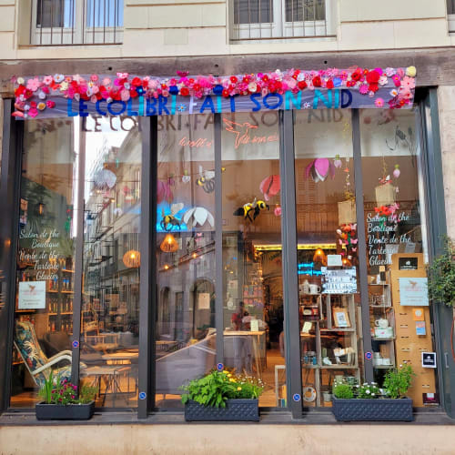 Le colibri fait son nid - piercing - Sourcils & cils Saumur - Le colibri fait son nid - piercing - Photo Galerie - OneBooking