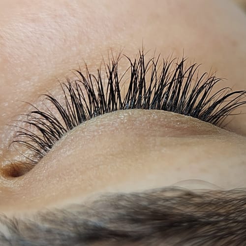 Beewomanly Brow & Lashes - Institut de beauté Lyon - Beewomanly Brow & Lashes - Photo Galerie - OneBooking
