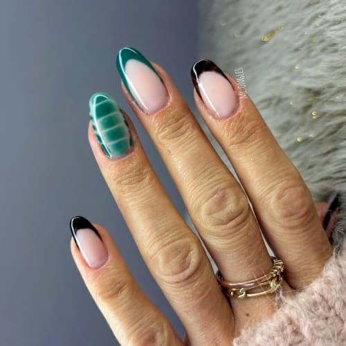 ML ongles et cils - Soin visage Nice - ML ongles et cils - Photo Galerie - OneBooking