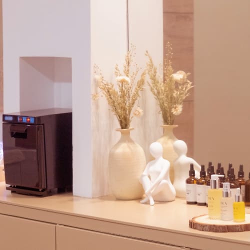Maison Laura - Massage La Rochelle - Maison Laura - Photo Galerie - OneBooking