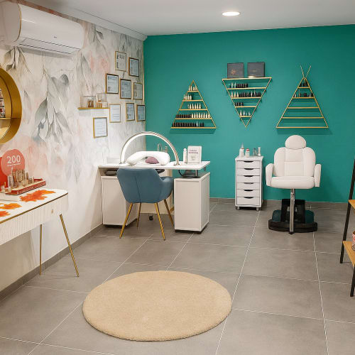 Divine Aux Doigts De Fee - Coiffure Alès - Divine Aux Doigts De Fee - Photo Galerie - OneBooking
