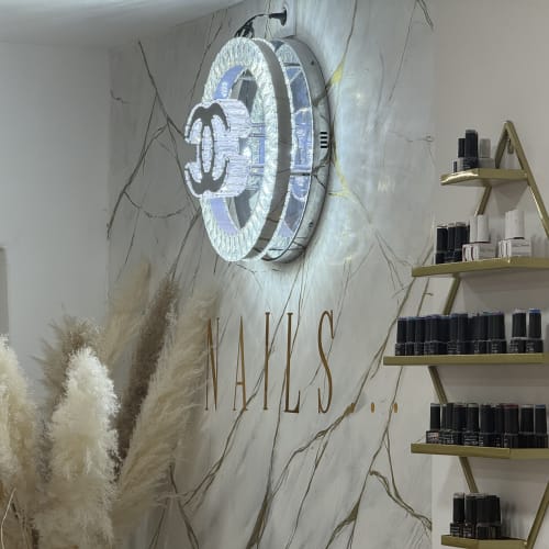 Lyna Beauty Cosmetic ( x Milli Nails 83) - Coiffure Toulon - Lyna Beauty Cosmetic ( x Milli Nails 83) - Photo Galerie - OneBooking