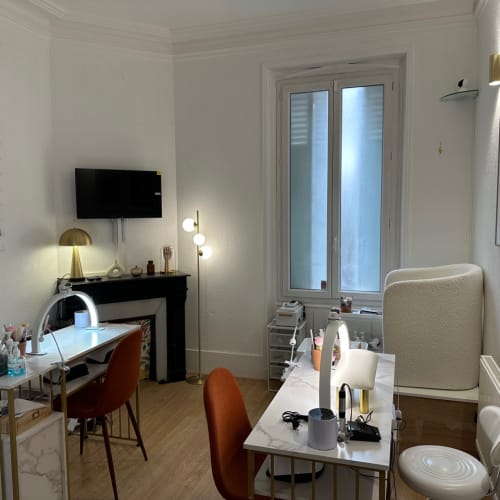 Insolite Paris - Sourcils & cils Suresnes - Insolite Paris - Photo Galerie - OneBooking
