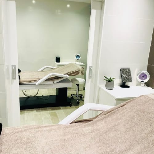 Centre de Beauté des Arceaux - Onglerie Montpellier - Centre de Beauté des Arceaux - Photo Galerie - OneBooking