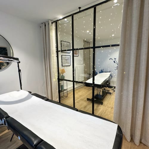 Nano cils-sourcils - Épilation Aix-les-Bains - Nano cils-sourcils - Photo Galerie - OneBooking