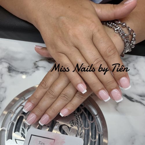Miss Nails - Spécialiste de la résine - Onglerie Cagnes-sur-Mer - Miss Nails - Spécialiste de la résine - Photo Galerie - OneBooking