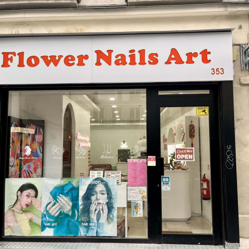 Flower Nails Art - Onglerie Paris - Flower Nails Art - Photo Galerie - OneBooking