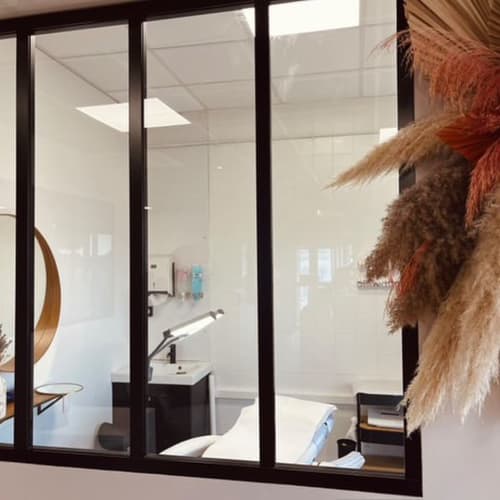 Beauty room - Coiffure Saint-Mitre-les-Remparts - Beauty room - Photo Galerie - OneBooking