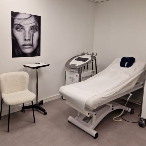 Dr Laure Brouard (médecine esthétique, injections, épilation laser, hydrafacial et cryolipolyse) - Sourcils & cils La Rochelle - Dr Laure Brouard (médecine esthétique, injections, épilation laser, hydrafacial et cryolipolyse) - Photo Galerie - OneBooking