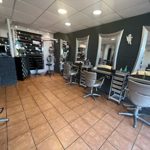 L'instant coiffure Studio - Coiffure Canet-en-Roussillon - L'instant coiffure Studio - Photo Galerie - OneBooking