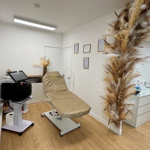 Maya Beauty - Onglerie Palaiseau - Maya Beauty - Photo Galerie - OneBooking