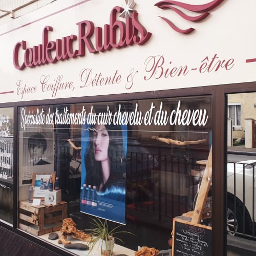 Couleur rubis - Sourcils & cils Saint-Quentin - Couleur rubis - Photo Galerie - OneBooking
