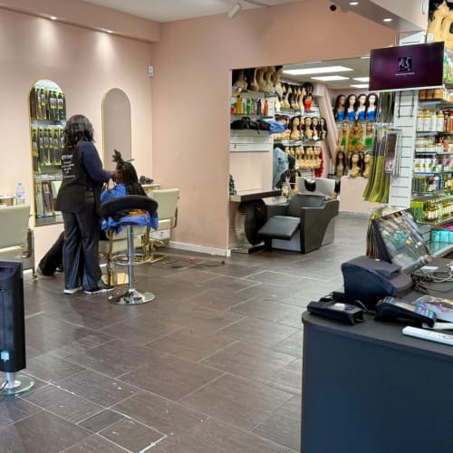 YM Beauty - Coiffure Toulouse - YM Beauty - Photo Galerie - OneBooking