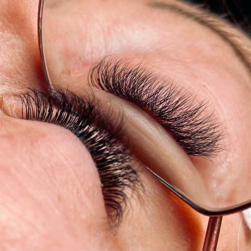 Mel & Cils : L'atelier des copines - Onglerie Villenave-d'Ornon - Mel & Cils : L'atelier des copines - Photo Galerie - OneBooking
