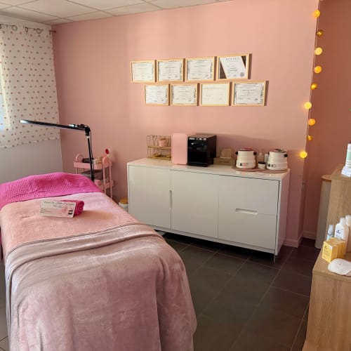 Mel & Cils : L'atelier des copines - Onglerie Villenave-d'Ornon - Mel & Cils : L'atelier des copines - Photo Galerie - OneBooking