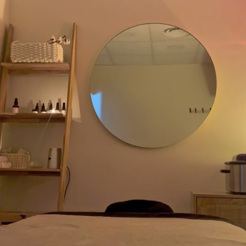 Orane Massage / Masseuse professionnelle certifiée d'État - Sourcils & cils Saint-Priest - Orane Massage / Masseuse professionnelle certifiée d'État - Photo Galerie - OneBooking