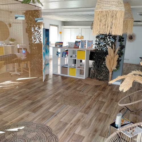 MegaSun - Onglerie Frontignan - MegaSun - Photo Galerie - OneBooking