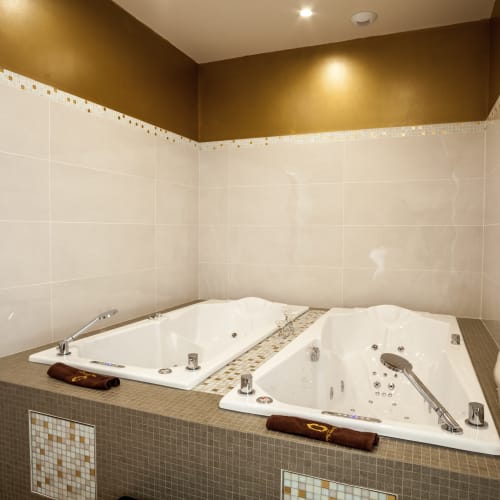 Uhaina Spa et Institut de Beauté - Onglerie Urrugne - Uhaina Spa et Institut de Beauté - Photo Galerie - OneBooking