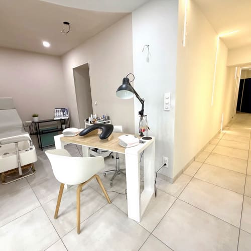 LE SALON - Sourcils & cils Calais - LE SALON - Photo Galerie - OneBooking