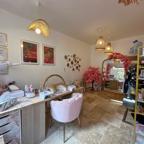 Mains de fée by A2 - Sourcils & cils Saint-Quentin - Mains de fée by A2 - Photo Galerie - OneBooking