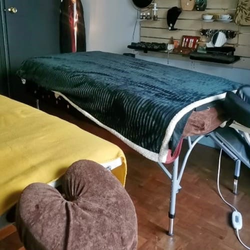 Le monde de Flo - Énergéticienne & Masseuse - Sourcils & cils Hyères - Le monde de Flo - Énergéticienne & Masseuse - Photo Galerie - OneBooking