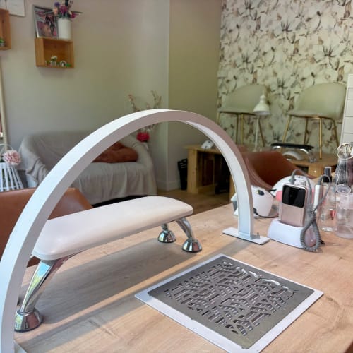Petite Insolente - Onglerie Alençon - Petite Insolente - Photo Galerie - OneBooking