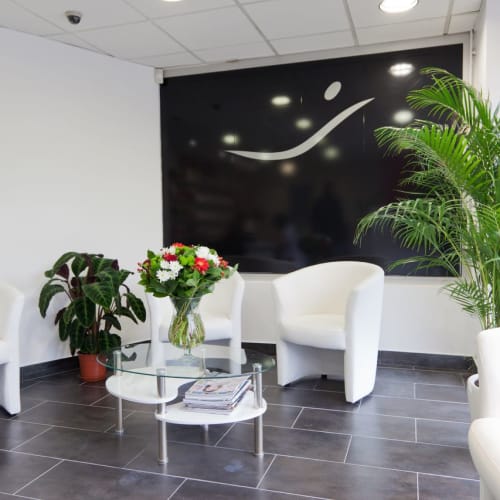 Grain de beauté - Sourcils & cils Suresnes - Grain de beauté - Photo Galerie - OneBooking