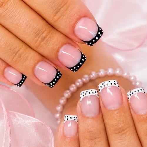 Sandy en Beauté - Ongles et Cils - Sourcils & cils Hyères - Sandy en Beauté - Ongles et Cils - Photo Galerie - OneBooking