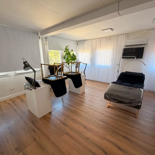 Lashes & Styles - Coiffure Saint-Mitre-les-Remparts - Lashes & Styles - Photo Galerie - OneBooking