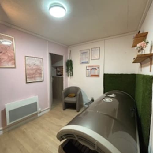 Evianails Institut de Beauté - Coiffure Saint-Maximin-la-Sainte-Baume - Evianails Institut de Beauté - Photo Galerie - OneBooking