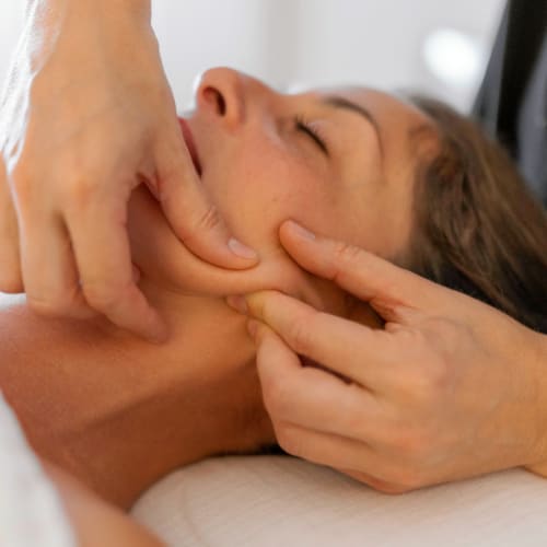 Skora - Reflexologie - Soins visage - Kobido - Massages - Pour toute la famille - Institut de beauté Coutances - Skora - Reflexologie - Soins visage - Kobido - Massages - Pour toute la famille - Photo Galerie - OneBooking