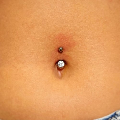 Mona Piercing - Coiffure Lille - Mona Piercing - Photo Galerie - OneBooking