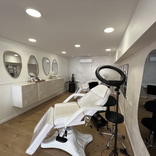 Sh Beauty Clinic - épilation laser - détatouage - microblading - candy lips - Coiffure Toulon - Sh Beauty Clinic - épilation laser - détatouage - microblading - candy lips - Photo Galerie - OneBooking
