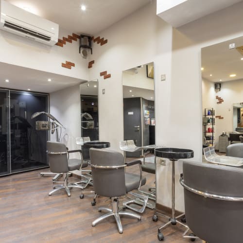 Le Bar des Coiffeurs - Paris - Coiffure Toulon - Le Bar des Coiffeurs - Paris - Photo Galerie - OneBooking