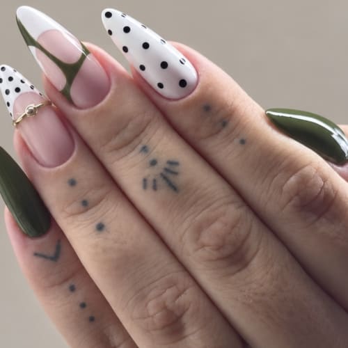 Feather Nail’s & M’beauty Nail’s - Onglerie Coutances - Feather Nail’s & M’beauty Nail’s - Photo Galerie - OneBooking