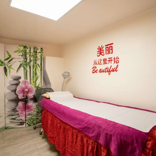 Ongles en Fleurs - Onglerie Lyon - Ongles en Fleurs - Photo Galerie - OneBooking