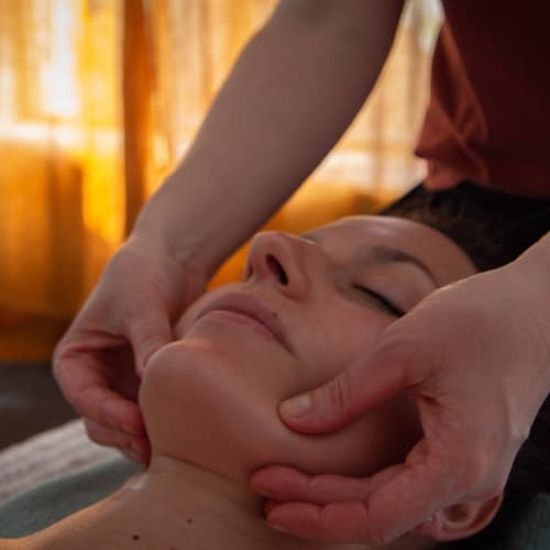 CALM Massage Bien-être - Institut de beauté Mont-Saint-Aignan - CALM Massage Bien-être - Photo Galerie - OneBooking