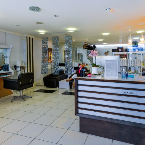 Salon de Coiffure Corbeaux - Coiffure Valenciennes - Salon de Coiffure Corbeaux - Photo Galerie - OneBooking