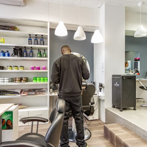 EB Esthétique Coiffure et Formation - Onglerie Clermont-Ferrand - EB Esthétique Coiffure et Formation - Photo Galerie - OneBooking