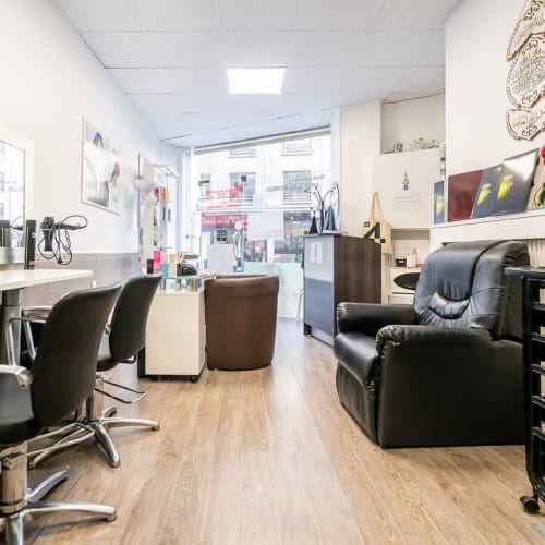 Sable d’Or - spécialisé dans la coiffure & manucure - Spa Paris - Sable d’Or - spécialisé dans la coiffure & manucure - Photo Galerie - OneBooking
