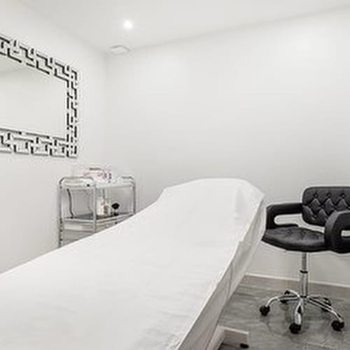 Sally Beauté - Onglerie Paris - Sally Beauté - Photo Galerie - OneBooking