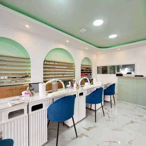 MOI Ongles & Head Spa & Cils - Institut de beauté Vitrolles - MOI Ongles & Head Spa & Cils - Photo Galerie - OneBooking