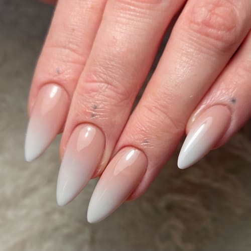 Nails by May - Onglerie Saint-Étienne - Nails by May - Photo Galerie - OneBooking