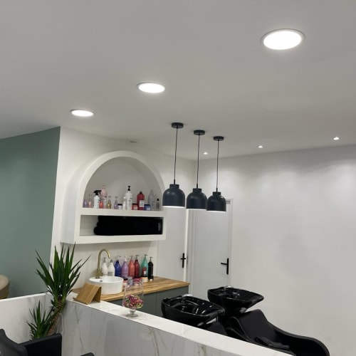 BLUSH Concept (ancien Mya Coiffure) - Massage Marseille - BLUSH Concept (ancien Mya Coiffure) - Photo Galerie - OneBooking