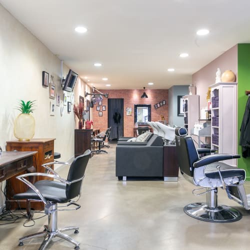 Le Petit Salon de Jimmy - Coiffure Valence - Le Petit Salon de Jimmy - Photo Galerie - OneBooking