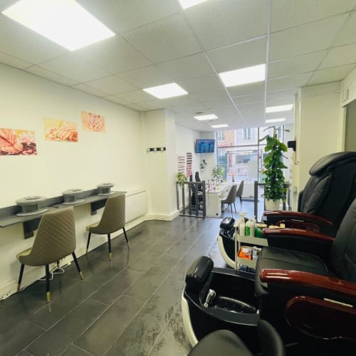 NN Nails - Sourcils & cils Clamart - NN Nails - Photo Galerie - OneBooking