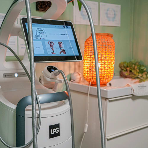 Lotus Forme - Institut de Beauté & Centre Technologie - Onglerie Lannion - Lotus Forme - Institut de Beauté & Centre Technologie - Photo Galerie - OneBooking