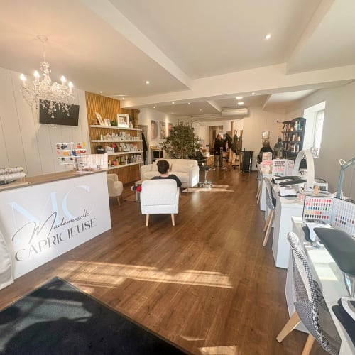 Mademoiselle Capricieuse - Coiffure Lunel - Mademoiselle Capricieuse - Photo Galerie - OneBooking