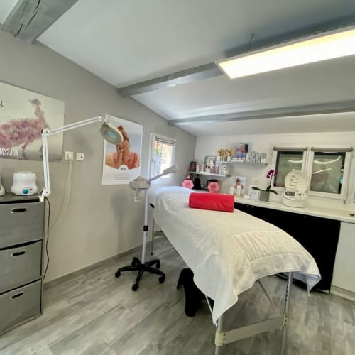 Élodie Holistic Beauty - Onglerie Biot - Élodie Holistic Beauty - Photo Galerie - OneBooking