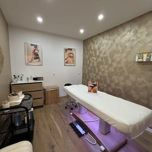 Derm & Beauty - Sourcils & cils Calais - Derm & Beauty - Photo Galerie - OneBooking